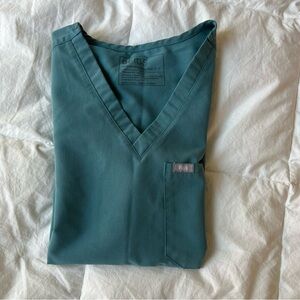 Figs Catarina scrub top in Hydrogreen